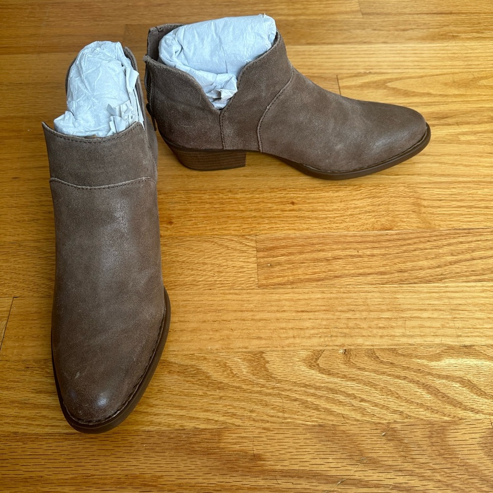 Born Shari Ankle Boots — Size 8